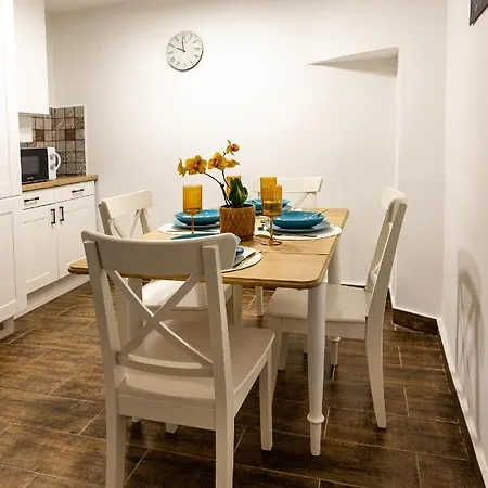 Apartment Muzsa Vendeghaz *